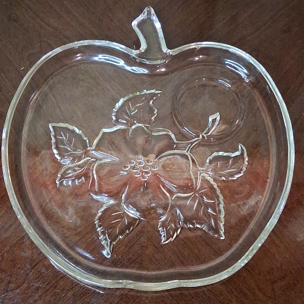 Vintage Clear Glass Apple-Shaped Dessert Plates - Set of 6 - Picture 2 of 2